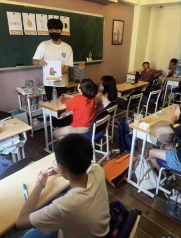 許維倫 Allen - 擔任小立昇雙語補習班助教