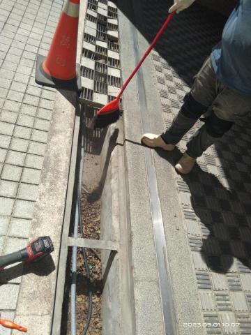 威辰企業社 - 車道水溝蓋更新