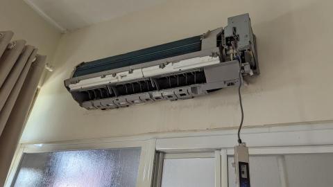 齊某（宜蘭） - 冷氣掛洗 2000