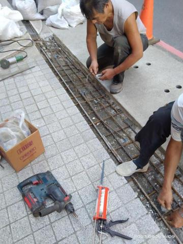 威辰企業社 - 泥作車道口破損修復