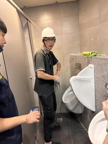 小拐水電 - 小便斗舊換新