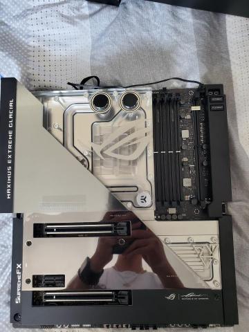 光輝電腦維修 - z690最高階分離式水冷主機板