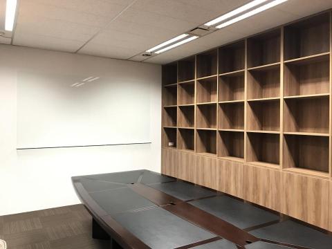 煒爵室內裝修 - 知名律師事務所