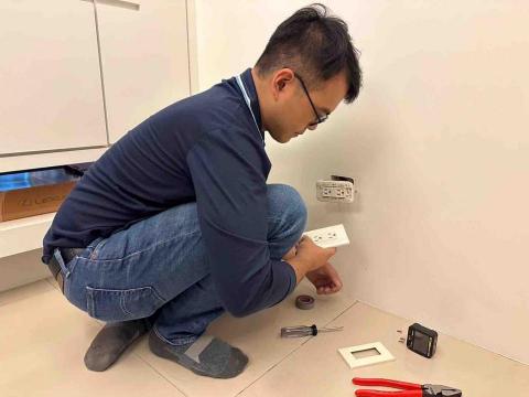 龍永祥 - 插座更換