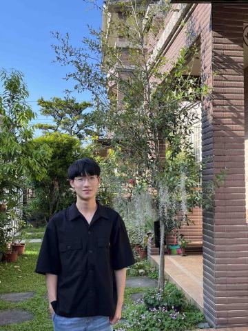 提供線上家教服務的專家王有騏