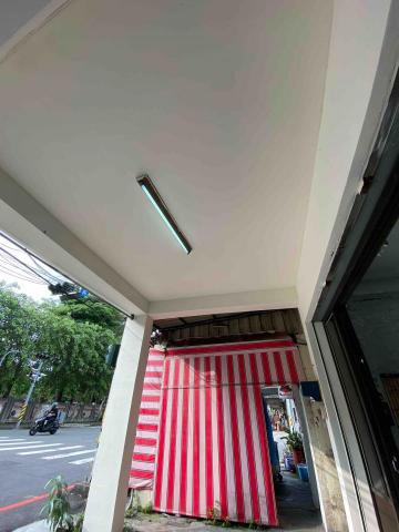 家油塗裝 - 豐原雞排店 天花板樑柱 防水底漆 面漆 玫瑰白