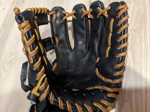 吳昇珂 - 維修後手套