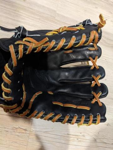 吳昇珂 - 維修前手套