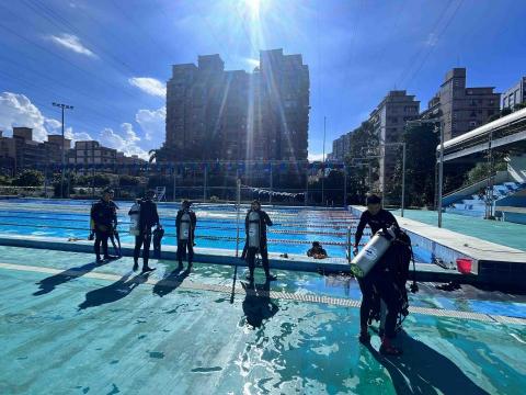 騰龍水上運動-游睿騰 -  水肺潛水證照班 騰龍水上運動-游睿騰 -  水肺潛水證照班