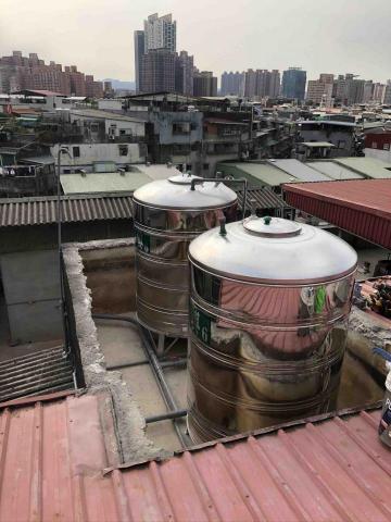 鋐振企業有限公司 - 水泥水塔更新白鐵水塔