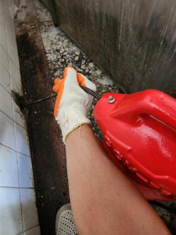 水清淨清洗水管工程-高雄清洗冷熱水管，清洗水塔 - 通排水管