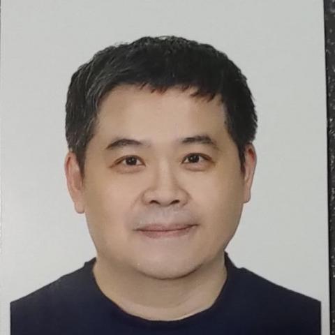 提供股市走勢分析服務的專家Thomas Ho