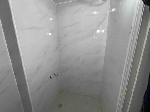 提供木材裁切服務的專家黃冠傑