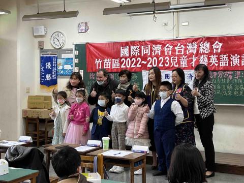 駱駝英文|專業家教小班及一對一 - 小二學生英語演講比賽前五名 駱駝英文|專業家教小班及一對一 - 小二學生英語演講比賽前五名