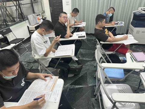 駱駝英文|專業家教小班及一對一 - 中正預校高中學生週末免費輔導 駱駝英文|專業家教小班及一對一 - 中正預校高中學生週末免費輔導