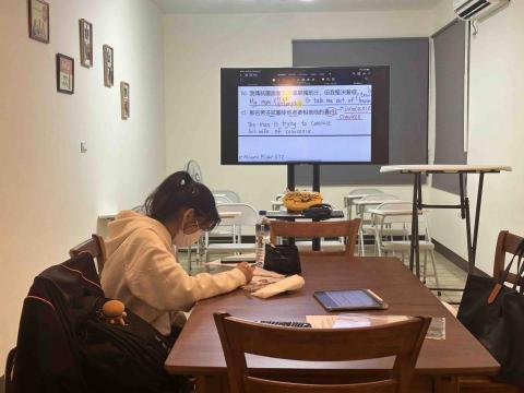 駱駝英文|專業家教小班及一對一 - 高中英文一對一教學 駱駝英文|專業家教小班及一對一 - 高中英文一對一教學