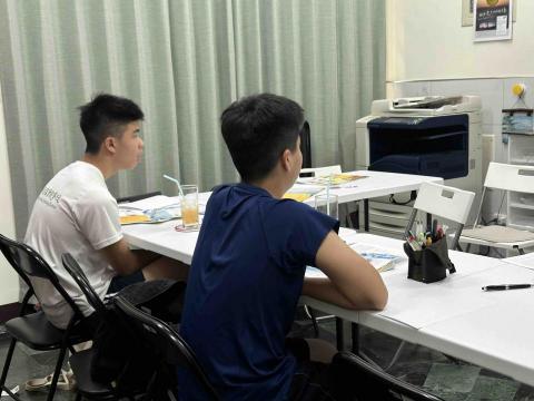 駱駝英文|專業家教小班及一對一 - 體制外(華德福)同學的英語共學規劃 駱駝英文|專業家教小班及一對一 - 體制外(華德福)同學的英語共學規劃