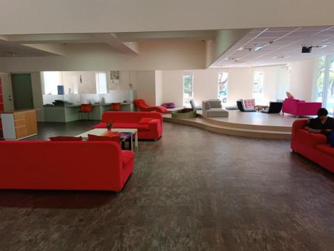 凡蓉精品藝術修護美容/居家店面裝璜瑕疵舊翻新/傢俱皮件精品美 - 沙發清潔洗布殺菌去油污,縫補,修復,美容,染色 凡蓉精品藝術修護美容/居家店面裝璜瑕疵舊翻新/傢俱皮件精品美 - 沙發清潔洗布殺菌去油污,縫補,修復,美容,染色