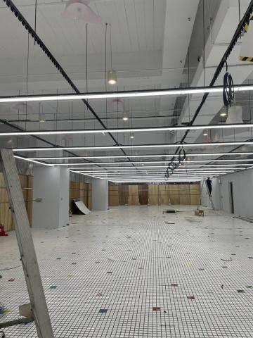 王經理 - 連鎖商家水電工程：拉線牽電、骨架工程、燈具安裝