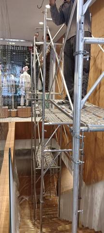 穩事達實業社 - 台北市微風松高(UNIQLO)夜間施工___天花板空調開孔作業。 穩事達實業社 - 台北市微風松高(UNIQLO)夜間施工___天花板空調開孔作業。