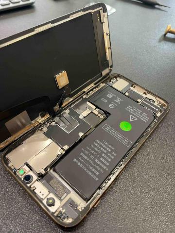 沐Moon手機維修/電腦維修/實體店面 - 電池/螢幕更換，各種故障排除。