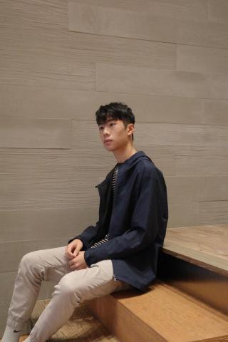 提供內湖社區大學服務的專家Jenson 