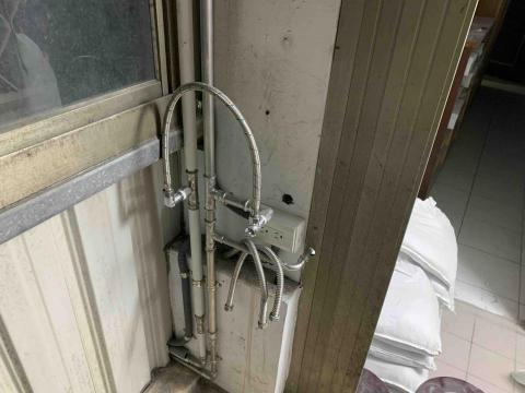 陳志豪 - 冷熱水管明管配置