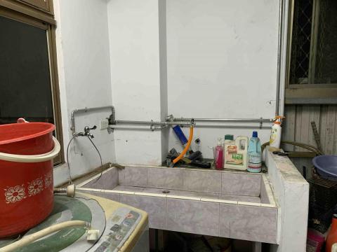 陳志豪 - 冷熱水管明管配置