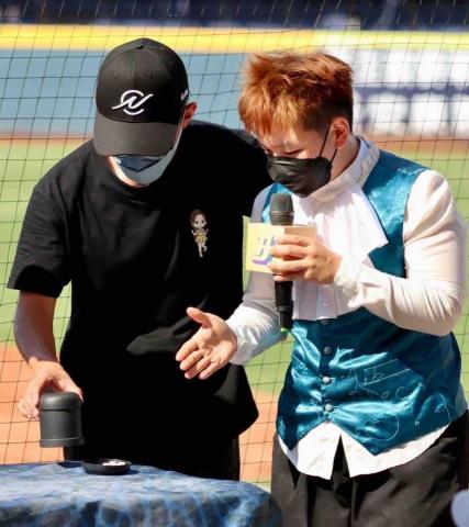 昱霖（Shower） - 遊戲互動/配合各式活動搭配服裝、互動主持