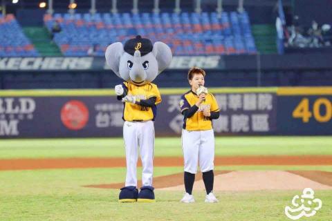 昱霖（Shower） - 開場活動/球場開場活動主持