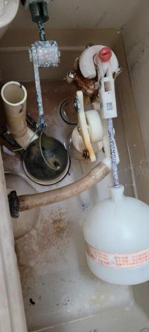 李樂咖 - 水箱漏水