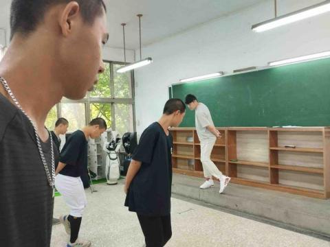 龔柏軒 - 一對多專業教學