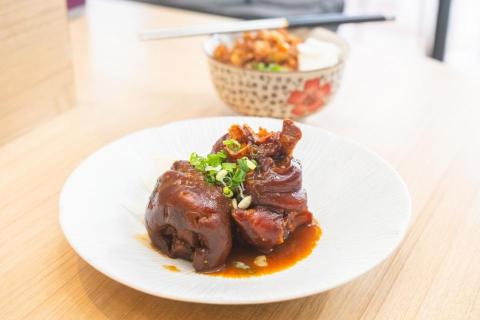 許朝為 - 古早味豬腳