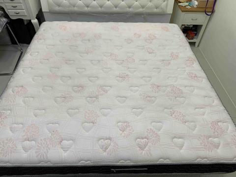 A Wo studio 頂級傢俱傢飾維護工作室 清潔·保養 - 床墊洗後