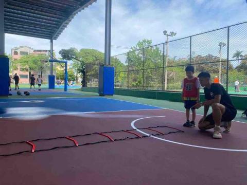 宇軒教練🏀 - 繩梯敏捷訓練