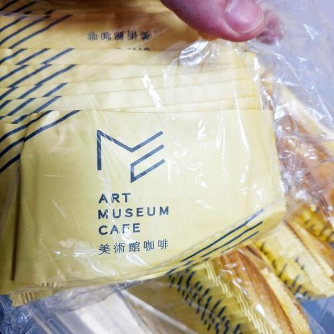 李香瑩 - 品牌形象維持，包裝外觀設計