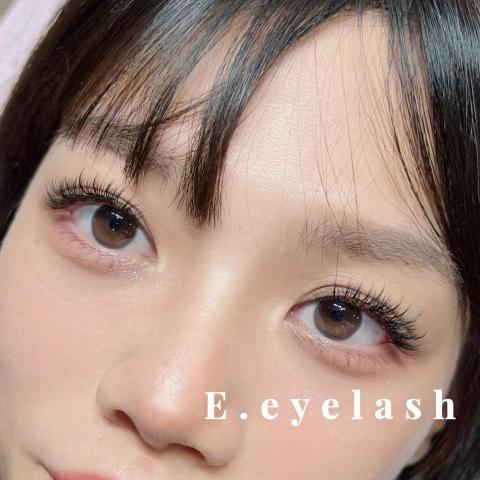 E.eyelash - |泰式款|
-
❤️美睫不做是自然美，做了美睫是美的自然❤️
-
&bull; 2019 PEA甲級植睫證照
&bull; 2023 S.E.A馬來西亞國際美業大賽現場真人5D嫁接第三名
&bull; 贈送睫毛深層SPA
&bull; 翔盛Biomooi低敏感黑膠
&bull; 日本低刺激親膚醫療膠帶
&bull; 針對眼型設計客製化長度/翹度
&bull; 不觸碰皮膚、不沾黏、不傷害真睫毛
-
&bull; LINE: https://page.line.me/183fblsx