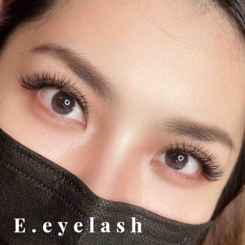 E.eyelash - ｜人魚款|
-
你的美不是為了取悅任何人，
當你站在鏡子前，你的那份自信和美麗
連自己都愛不釋手。
-
&bull; 2019 PEA甲級植睫證照
&bull; 2023 S.E.A馬來西亞國際美業大賽現場真人5D嫁接第三名
&bull; 贈送睫毛深層SPA
&bull; 翔盛 Biomooi低敏感黑膠
&bull; 日本低刺激親膚醫療膠帶
&bull; 針對眼型設計客製化長度/翹度
&bull; 不觸碰皮膚、不沾黏、不傷害真睫毛
-
&bull; LINE: https://page.line.me/183fblsx