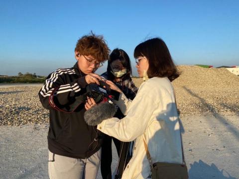 彭語柔 - 幫忙西部沿海拍攝紀錄片