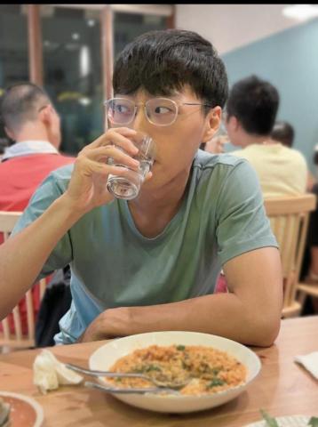 提供制服服務的專家廖振昇