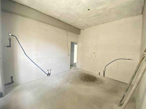 茗傳油漆工程行 - 結構清水模牆面白磚