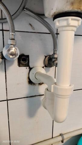 徐先生 - 水龍頭安裝及臉盆下方之排水管