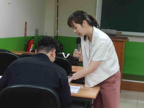 研究所書審口試輔導顧問Carol - 研究所書審準備團體課程