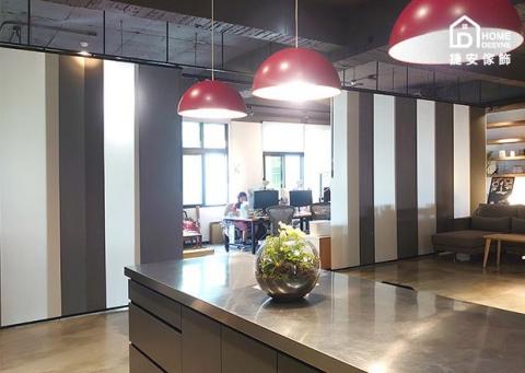 捷安傢飾 隔間片簾第一品牌 Home Desyne - 捷安傢飾隔間片簾客戶案例，可用於伸縮輕隔間、隔冷氣、加快冷房、擋穿堂煞、改善風水、遮醜、保護隱私、亦可當投影布幕用，許多台灣知名企業、知名五星飯店皆有使用。 片簾介紹請看 https://bit.ly/3T5nfuM