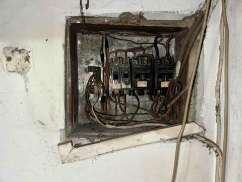 裕昌機電工程行 - 老舊開關箱、線路更新