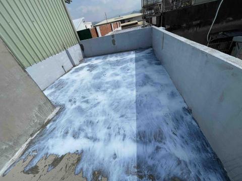 尚譯工程-專門屋頂外牆防水抓漏-阿賢 - 底漆2變