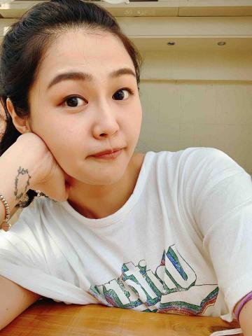 提供保母服務的專家黃郁芳