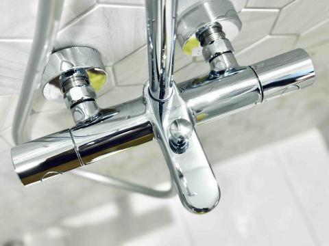 旭哥職人專業清潔 - 德國進口定溫水龍頭- 保持光亮無水垢，看了94爽！