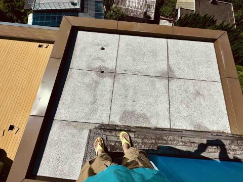 旭哥職人專業清潔 - 陽明山別墅月保養（水高壓機清洗）
水塔除青苔