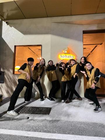 吳宗澤 - 在籠裏二店試營運期間與員工們和老闆的合照 吳宗澤 - 在籠裏二店試營運期間與員工們和老闆的合照